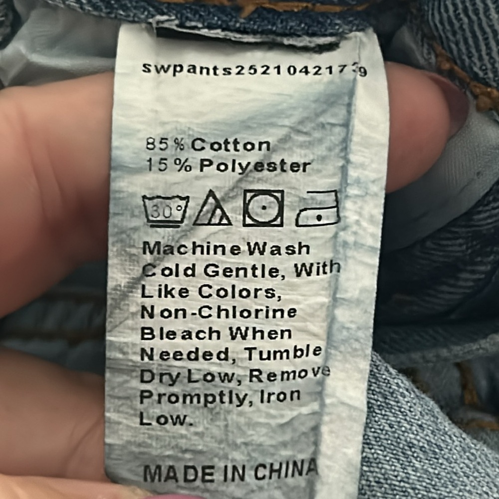 High Rise Chain Jeans - Picture 4 of 4
